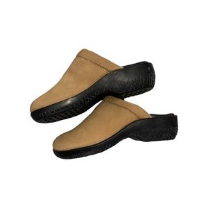 Nevada Tan Suede Clogs Size 6